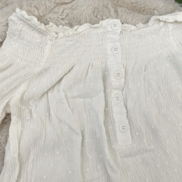 Listicle Off Shoulder Blouse - Picture 4 of 5